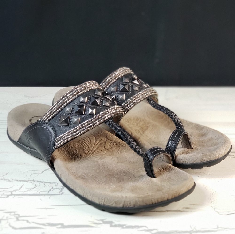 Taos 'Genie' Leather Toe Loop Sandals w/ Metal Studs in Black - Women's size 7 - Picture 3 of 14